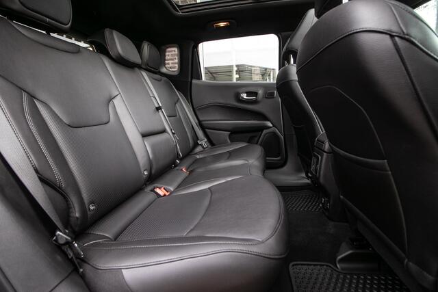 Jeep COMPASS 4xe 240 Plug-in Hybrid Electric S - All-in rijklrprs | Trekhaak | Schuifdak | Volledig uitgerust
