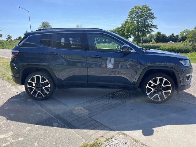 Jeep COMPASS 1.3T 150 PK 80th Anniversary / Automaat / Trekhaak + Trekgewicht 1.750 KG / Stoelverw. + Stuurverw. / Apple Carplay - Android Auto / Camera / LMV /