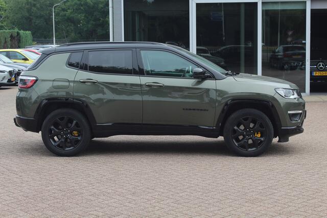 Jeep COMPASS 1.4 MultiAir Limited 4x4 / Trekhaak / Camera / Half leder / Navigatie / Keyless / 17'' / Stuurverwarming / DAB / Stoelverwarming / Cruise Control