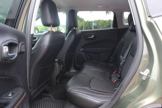 Jeep COMPASS 1.4 MultiAir Limited 4x4 / Trekhaak / Camera / Half leder / Navigatie / Keyless / 17'' / Stuurverwarming / DAB / Stoelverwarming / Cruise Control