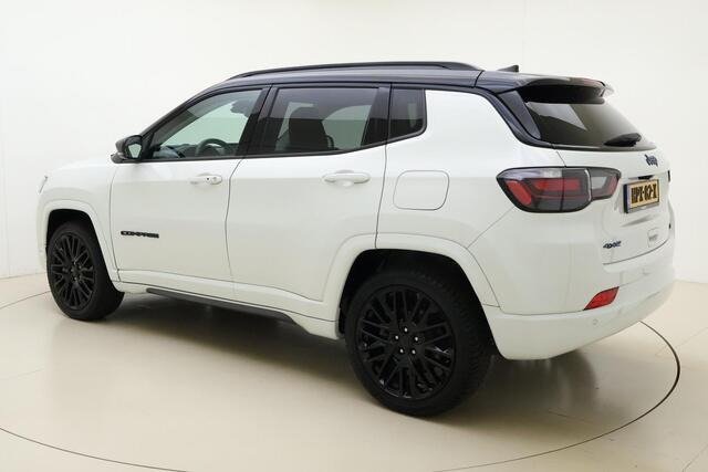 Jeep COMPASS 4xe 240 Plug-in Hybrid Electric S | Navigatie | Lederen bekleding | Elektrische bedienbare achterklep | 19'' lichtmetalen velgen | Stoelverwarming | Keyless
