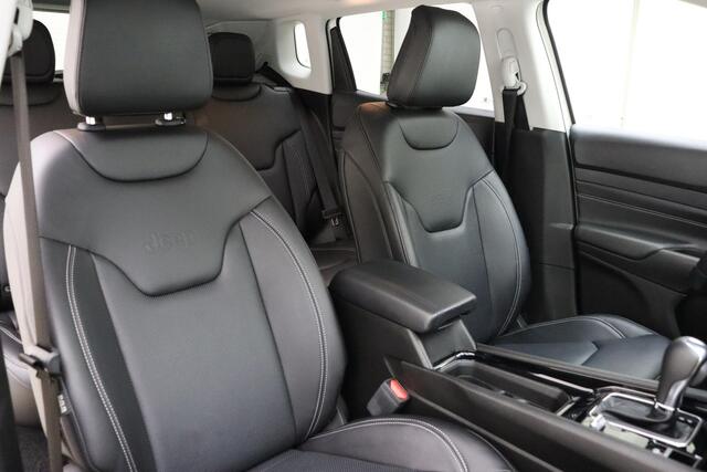 Jeep COMPASS 4xe 240 Plug-in Hybrid Electric S | Navigatie | Lederen bekleding | Elektrische bedienbare achterklep | 19'' lichtmetalen velgen | Stoelverwarming | Keyless