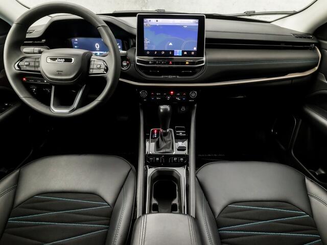 Jeep COMPASS 4xe 240 Plug-in Hybrid Electric Upland 240Pk Automaat (APPLE CARPLAY, GROOT NAVI, VIRTUAL COCKPIT, 360 CAMERA, KEYLESS, LEDER, SPORTSTOELEN, ADAPTIVE CRUISE, LANE ASSIST, NIEUWSTAAT)