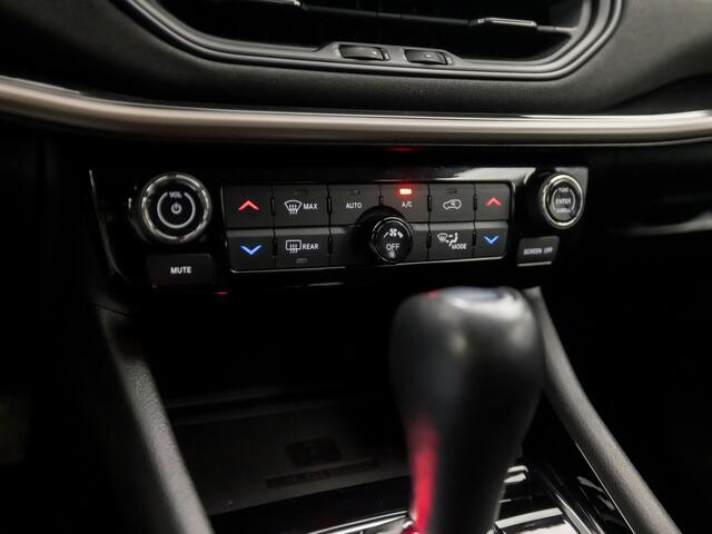 Jeep COMPASS 4xe 240 Plug-in Hybrid Electric Upland 240Pk Automaat (APPLE CARPLAY, GROOT NAVI, VIRTUAL COCKPIT, 360 CAMERA, KEYLESS, LEDER, SPORTSTOELEN, ADAPTIVE CRUISE, LANE ASSIST, NIEUWSTAAT)