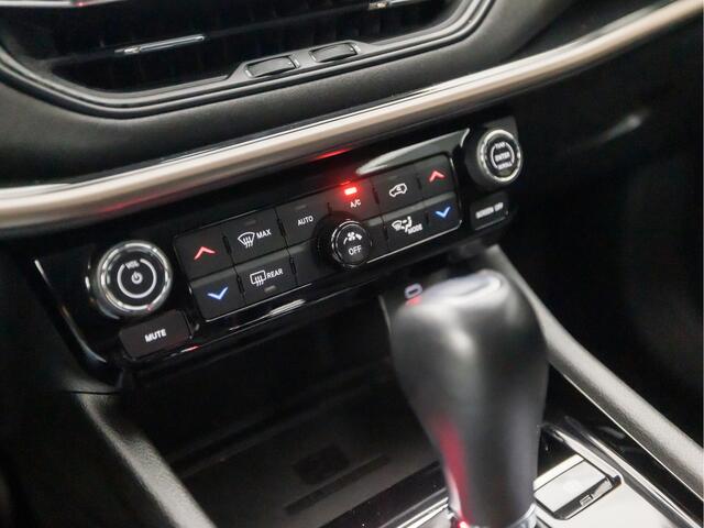 Jeep COMPASS 4xe 240 Plug-in Hybrid Sport 240Pk Automaat (VIRTUAL COCKPIT, APPLE CARPLAY, ALPINE AUDIO, GROOT NAVI, 360 CAMERA, ADAPTIVE CRUISE, SPORTSTOELEN, KEYLESS, GETINT GLAS, LANE ASSIST, NIEUWSTAAT)