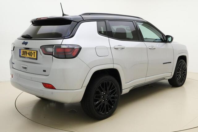 Jeep COMPASS 4xe 240 Plug-in Hybrid Electric S Automaat | Navigatie | Lederen bekleding | Camera | Keyless | Zwart dak | Lichtmetalen velgen black | Extra getint glas