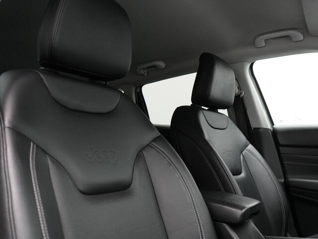 Jeep COMPASS 4xe 240 Electric S Plug In Hybrid 240pk PHEV | Adaptive Cruise | Camera | Lederen Sportstoelen Verwarmd | Apple Carplay | Stuur Verwarmd | Virtual | Keyless | Navigatie | DAB |