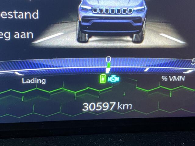 Jeep COMPASS 4xe 240 Plug-in Hybrid Electric New Upland met o.a. navigatie, stoel-/stuurverwarming, LED, 4WD, cruise, etc.