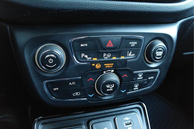 Jeep COMPASS 1.3T Limited | Carplay | Camera | Leder | Clima | Stoelverwarming |