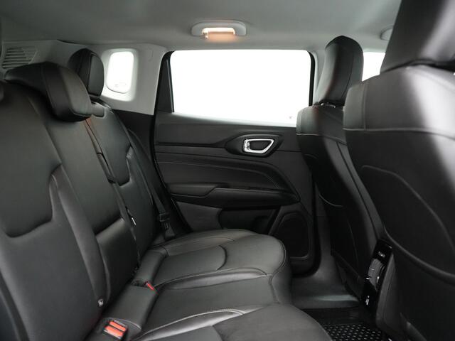 Jeep COMPASS 4xe 240 Electric S Plug In Hybrid 240pk Dealer O.H. PHEV | Adaptive Cruise | Camera | Lederen Sportstoelen & Stuur Verwarmd | Apple Carplay | Keyless | Navigatie | Virtual | DAB |