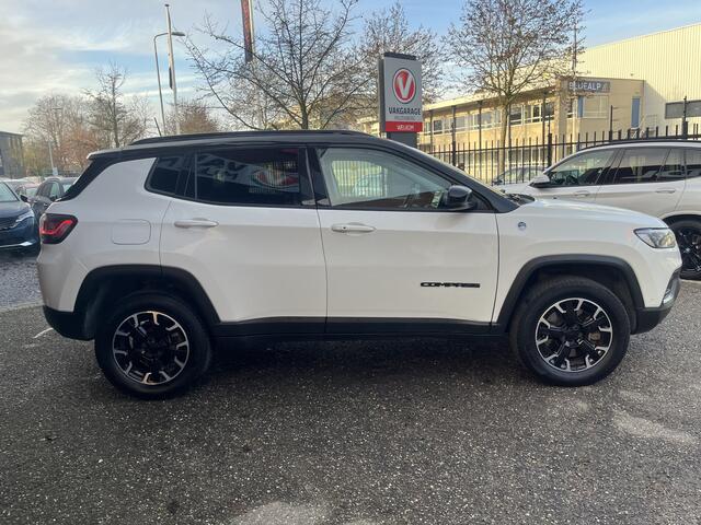 Jeep COMPASS 4xe 240 Plug-in Hybrid Electric Trailhawk // LED // KEYLESS // CAMERA+SENSOREN // LEDER // NAVI+CARPLAY //