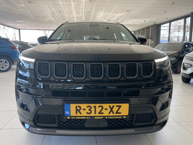 Jeep COMPASS 4xe 240 Plug-in Hybrid Electric S Achteruitrijcamera - Airco - Navigatiesysteem - Parkeersensoren voor en achter - Cruise control - Keyless entry and start - Dakrails - Connected services - Extra getint glas achter - Start/st