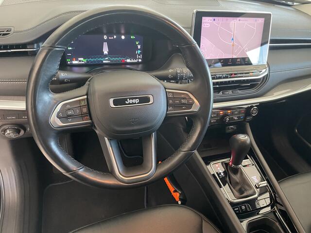 Jeep COMPASS 4xe 240 Plug-in Hybrid Electric S Achteruitrijcamera - Airco - Navigatiesysteem - Parkeersensoren voor en achter - Cruise control - Keyless entry and start - Dakrails - Connected services - Extra getint glas achter - Start/st