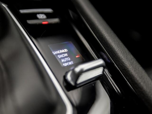 Jeep COMPASS 4xe 240 Plug-in Hybrid Electric Upland 240Pk Automaat (VIRTUAL COCKPIT, APPLE CARPLAY, GROOT NAVI, 360 CAMERA, LEDER, SPORTSTOELEN, KEYLESS, ADAPTIVE CRUISE, NIEUWSTAAT)