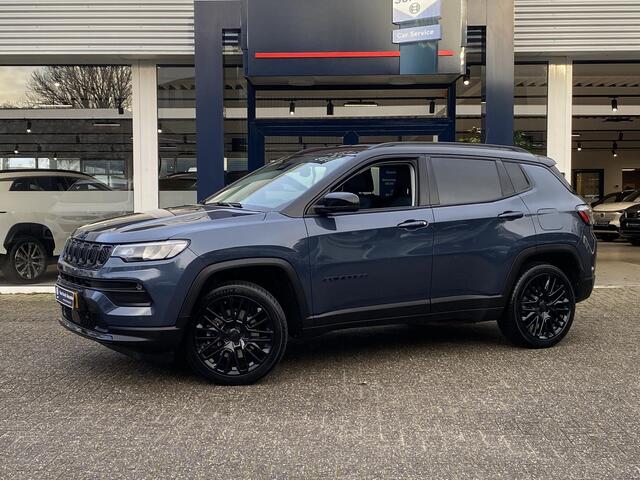 Jeep COMPASS 4xe 190 Plug-in Hybrid Electric Night Eagle / Automaat / NL-Auto / Stoel-/Stuurverwarming / Afneembare-Trekhaak / Adaptieve Cruise-Control / Climate-Control / LED / Keyless / Apple-Carplay & Android-Auto / Draadloze-Telefoonlader / DAB Radio-Bluetooth / N