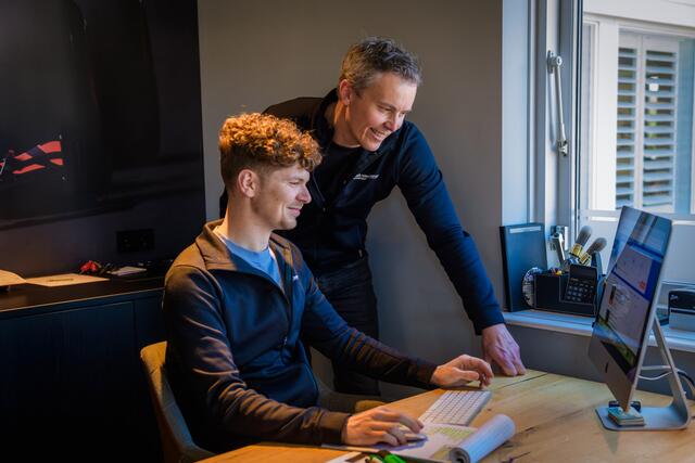 Jeep COMPASS 1.4 MultiAir Longitude | Matt Black | Clima | Camera | Navi | NL- Auto