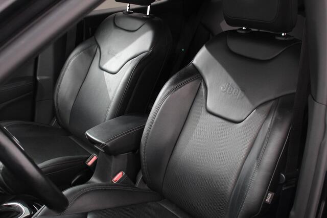 Jeep COMPASS 4xe 240 Plug-in Hybrid S | Navigatie | Apple Carplay/Android auto | Climate Control | Parkeersensoren | Camera | Elektrisch verstelbare bestuurderstoel | Xenon koplampen | Stoelverwarming | Elektrische achterklep | Afneembare trekhaak