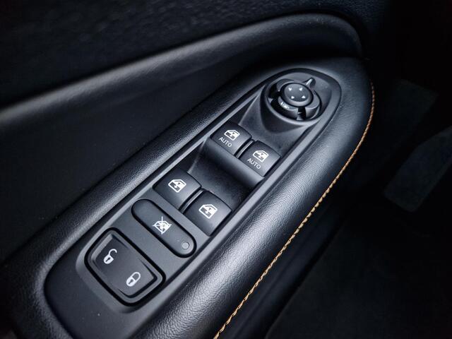 Jeep COMPASS 1.3T Limited Automaat | Trekhaak | BSD | DAB | Camera | Navi | Clima |