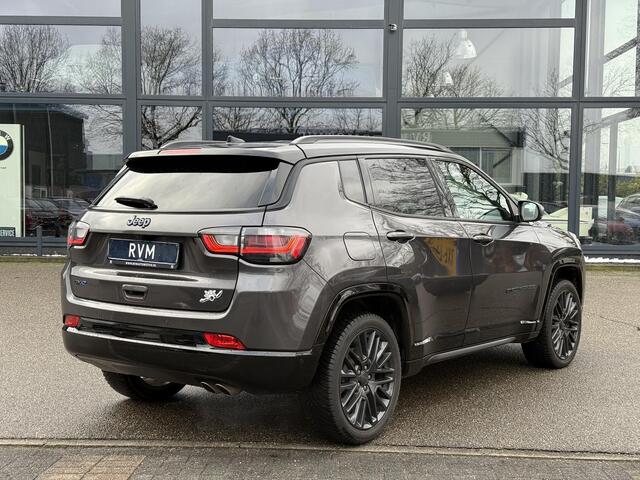 Jeep COMPASS 1.3T 4 x e 240 | 80th Anniversary PHEV 4WD| STOEL + STUURVERWARMING| ADAPTIVE CRUISE CONTROL| ACHTERUITRIJCAMERA| ELEKTRISCHE STOELEN| KEYLESS| 19 INCH! |SUPER COMPLEET UITGEVOERD! |