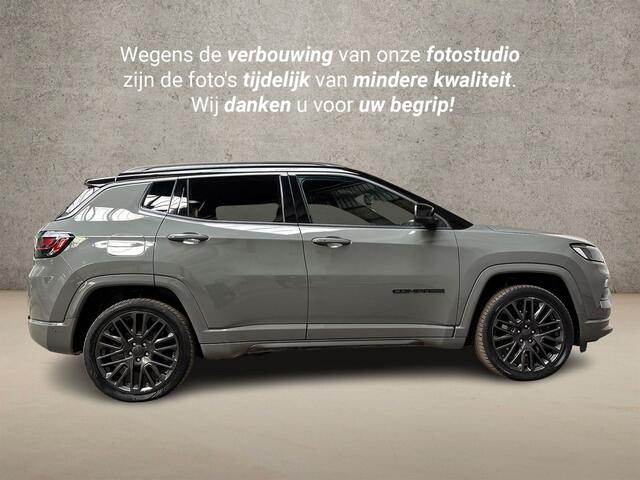 Jeep COMPASS 4xe 240 Plug-in Hybrid S Sport 240Pk Automaat (VIRTUAL COCKPIT, NARDO GREY, APPLE CARPLAY, STOELKOELING/VERWARMING, LEDER, 360 CAMERA, ADAPTIVE CRUISE, ALPINE AUDIO, GETINT GLAS, NIEUWSTAAT)