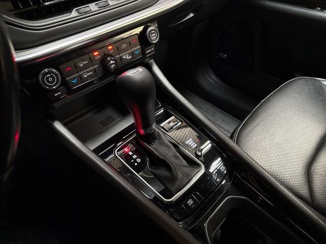 Jeep COMPASS 4xe 240 Plug-in Hybrid S Sport 240Pk Automaat (VIRTUAL COCKPIT, NARDO GREY, APPLE CARPLAY, STOELKOELING/VERWARMING, LEDER, 360 CAMERA, ADAPTIVE CRUISE, ALPINE AUDIO, GETINT GLAS, NIEUWSTAAT)