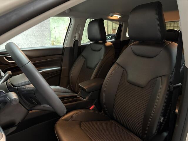 Jeep COMPASS 4xe 190 Plug-in Hybrid Electric Night Eagle 190Pk Automaat (VIRTUAL COCKPIT, APPLE CARPLAY, GROOT NAVI, 360 CAMERA, LEDER, SPORTSTOELEN, GETINT GLAS, KEYLESS, NIEUWSTAAT)