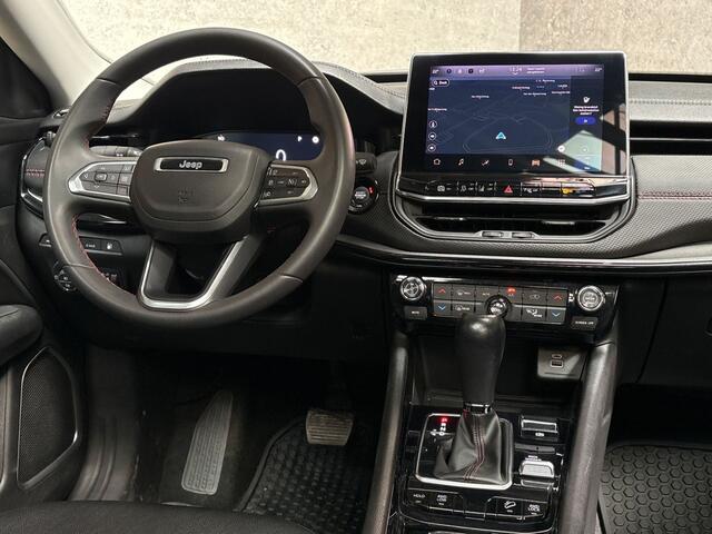 Jeep COMPASS 4xe 240 Plug-in Hybrid Electric Trailhawk 240Pk Automaat (PANORAMADAK, APPLE CARPLAY, GROOT NAVI, CAMERA, LEDER, SPORTSTOELEN, GETINT GLAS, ADAPTIVE CRUISE, NIEUWSTAAT)