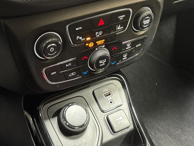 Jeep COMPASS 1.4 MultiAir Limited 4x4 170Pk Automaat (APPLE CARPLAY, NAVIGATIE, LEDER, CAMERA, MEMORY SEATS, GETINT GLAS, BEATS AUDIO, NIEUWSTAAT)
