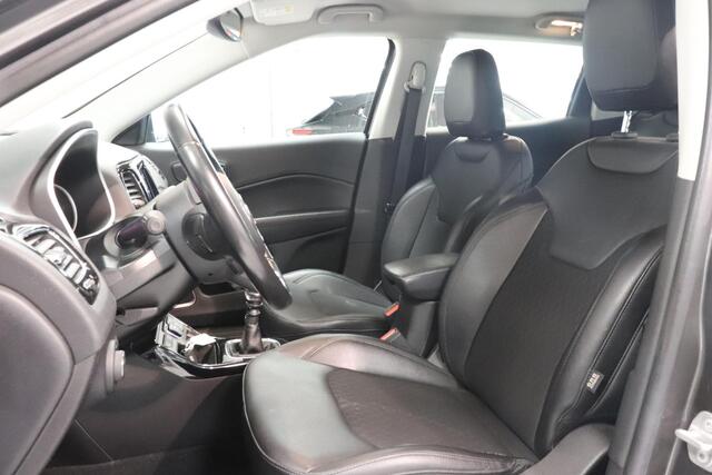 Jeep COMPASS 1.3T Night Eagle Liberty Edition | Camera | Navigatie | Half Leder | Cruise control | ApplCarplay AndroidAuto | Trekhaak |