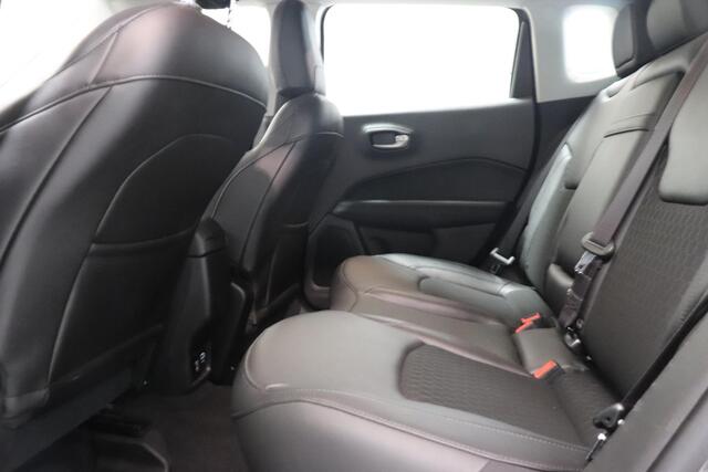 Jeep COMPASS 1.3T Night Eagle Liberty Edition | Camera | Navigatie | Half Leder | Cruise control | ApplCarplay AndroidAuto | Trekhaak |