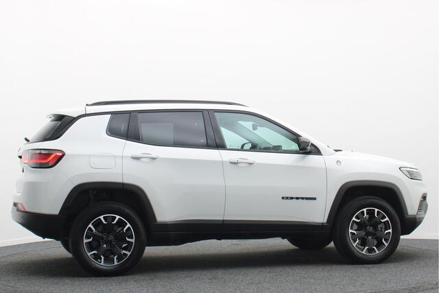 Jeep COMPASS 4xe 240 Plug-in Hybrid Electric Trailhawk Panoramadak, Leer, Camera, ACC, Apple Carplay, Keyless