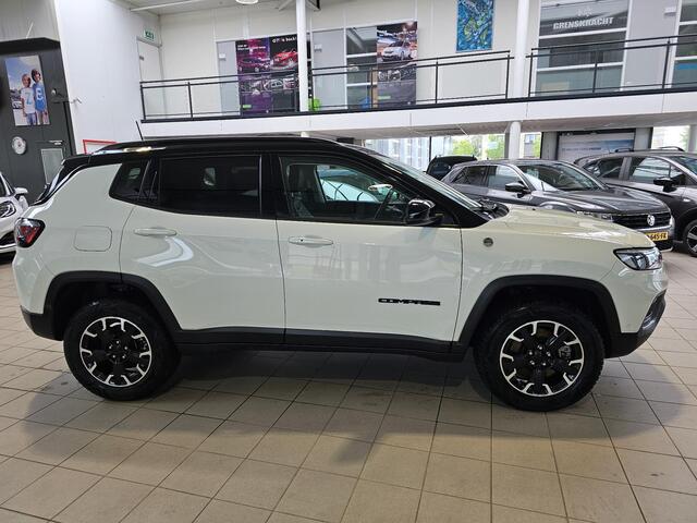 Jeep COMPASS 4xe 240 Plug-in Hybrid Electric Trailhawk