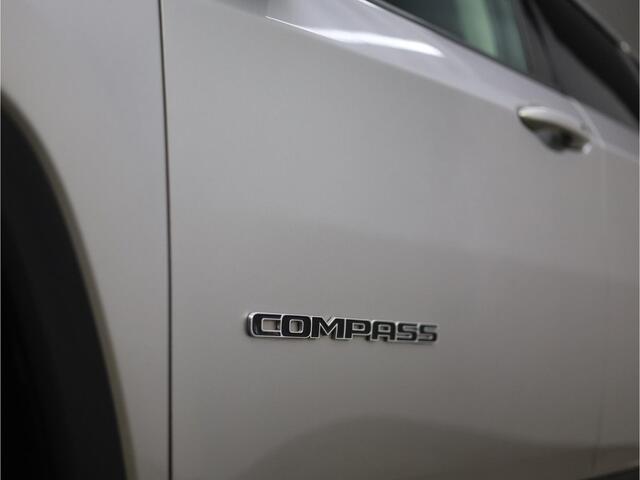 Jeep COMPASS 1.4 MultiAir Limited 4x4 | Trekhaak | Airco | Climate control | Stoelverwarming | Stuurwiel verwarmd | Cruise control | Dode hoek detectie | Lederen interieur | 4X4 |