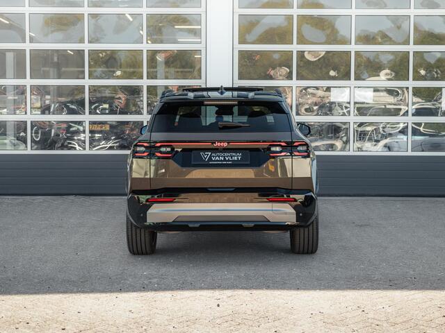 Jeep COMPASS First Edition 74 kWh | Direct leverbaar | Adapt. Cruise | Camera | Carplay | 20" | Elektr. A-Klep | Navi | Winter Pack | Schuif/Kanteldak | Premium Pack | Conv. Pack | Warmtepomp