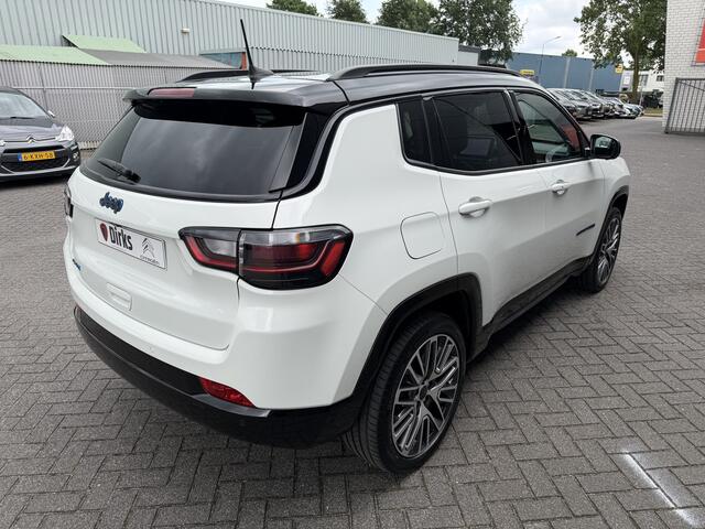 Jeep COMPASS 4xe 240 Plug-in Hybrid Electric Summit (Elektrisch Schuifdak - Leder incl verwarming/koeling/geheugen - Elektrische Klep - 360gr Camera - Adaptieve Cruise Controle - 19"- Keyless Entry - LED - 4x4)