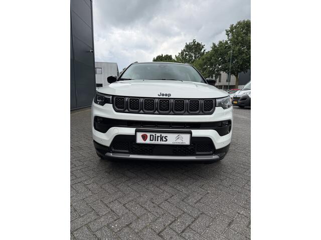 Jeep COMPASS 4xe 240 Plug-in Hybrid Electric Summit (Elektrisch Schuifdak - Leder incl verwarming/koeling/geheugen - Elektrische Klep - 360gr Camera - Adaptieve Cruise Controle - 19"- Keyless Entry - LED - 4x4)