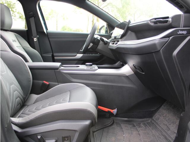 Jeep COMPASS 1.2 e-Hybrid First Edition | Navi / Panoramadak / Leder