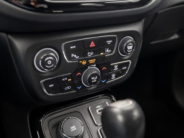 Jeep COMPASS 1.4 MultiAir 4x4 Sport 170Pk Automaat (NAVIGATIE, CAMERA, TREKHAAK, BEATS AUDIO, SPORTSTOELEN, TREKHAAK, GETINT GLAS, CRUISE, NIEUWSTAAT)
