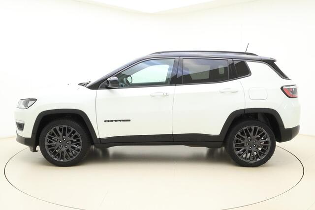 Jeep COMPASS 4xe 240 Plug-in Hybrid Electric S | Navigatie | Lederen bekleding | Panoramisch schuifdak | Keyless | Stoelverwarming | Zwart dak