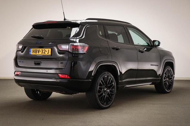 Jeep COMPASS 4xe 240 Plug-in Hybrid Electric S | WRAP ZWART | WINTER PACK | PANORAMADAK | STUURVERWARMING | DAB | APPLE | CAMERA