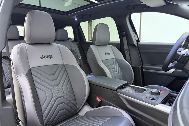 Jeep COMPASS 1.6 e-Hybrid Plug-In First Edition | DEMO | Lederen bekleding | Massagestoelen | Stoelventilatie en verwarming | Keyless | Climate control | Draadloze telefoonlader