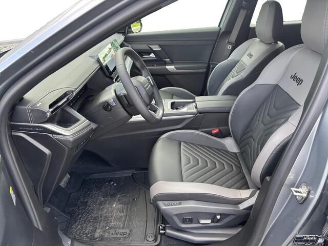 Jeep COMPASS First Edition EV 74kWh 213pk | SCHUIF/KANTELDAK | 360° CAMERA | WARMTEPOMP | LEDER | ELEKTR. STOEL INCL. MEMORY |