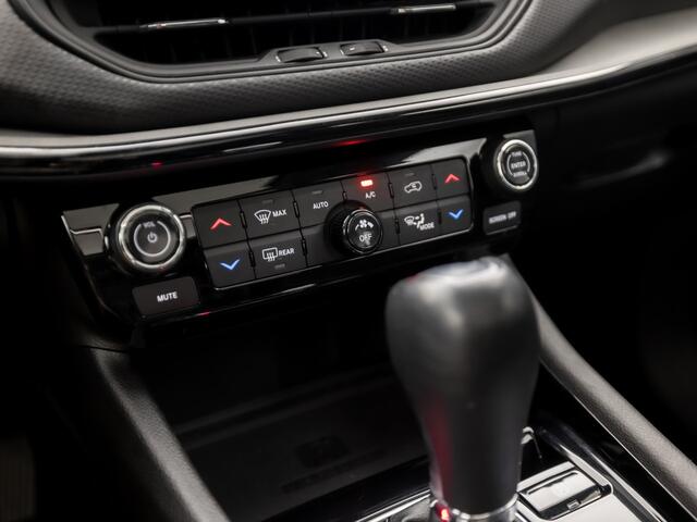 Jeep COMPASS 4xe 240 Plug-in Hybrid Electric Trailhawk 240Pk Automaat (PANORAMADAK, VIRTUAL COCKPIT, APPLE CARPLAY, GROOT NAVI, LEDER, CAMERA, SPORTSTOELEN, GETINT GLAS, ADAPTIVE CRUISE, NIEUWSTAAT)