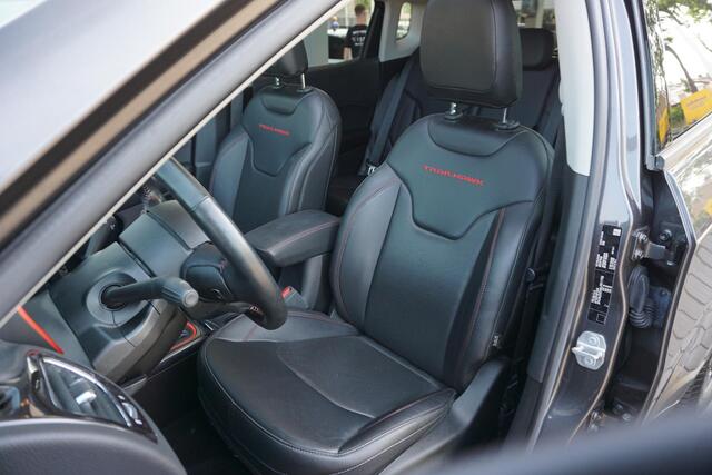 Jeep COMPASS 4xe 240 Plug-in Hybrid Electric Trailhawk | PANO | LED