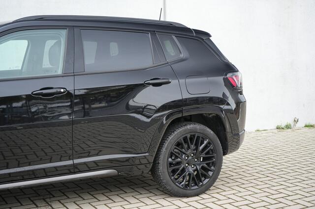 Jeep COMPASS 4xe 240 PK Hybrid S | Leder | Pano | Navi | Winter | Cam | 19"