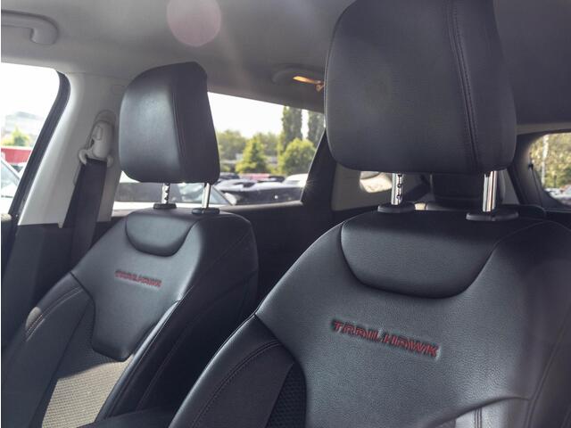 Jeep COMPASS 4xe 240 Plug-in Hybrid Electric Trailhawk