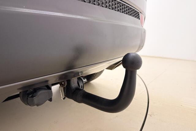 Jeep COMPASS 4xe 240 Plug-in Hybrid Electric S Automaat | Lederen bekleding | Trekhaak | Camera | Keyless | Lichtmetalen velgen black | Climate control