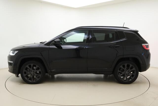 Jeep COMPASS 4xe 240 Plug-in Hybrid Electric S Automaat | Lederen bekleding | Trekhaak | Camera | Keyless | Lichtmetalen velgen black | Climate control