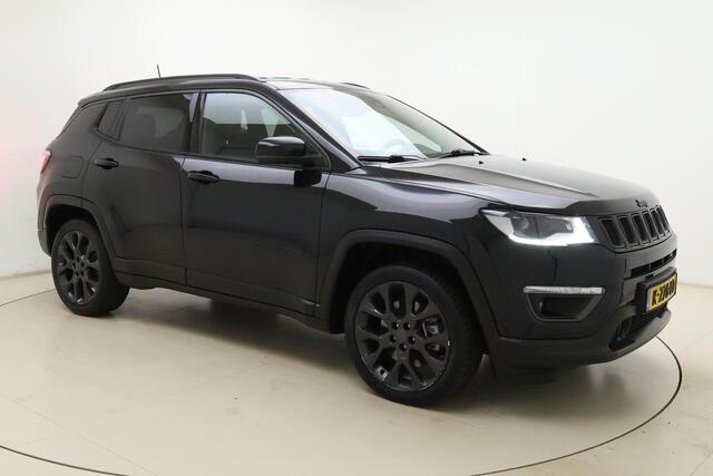 Jeep COMPASS 4xe 240 Plug-in Hybrid Electric S Automaat | Lederen bekleding | Trekhaak | Camera | Keyless | Lichtmetalen velgen black | Climate control