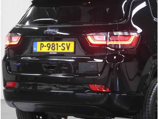 Jeep COMPASS 240PK Plug-in Hybrid S | 1ste eigenaar | AppleCarplay/AndroidAuto | Winterpack | Camera | Adaptief Cruise Control | LEER | Navigatie | Keyless | LED lampen | Electrische klep | AUTOMAAT | Isofix | Privacy Glass | Parkeersensoren |